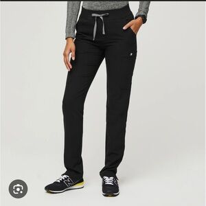 Figs black Yola skinny scrub pant